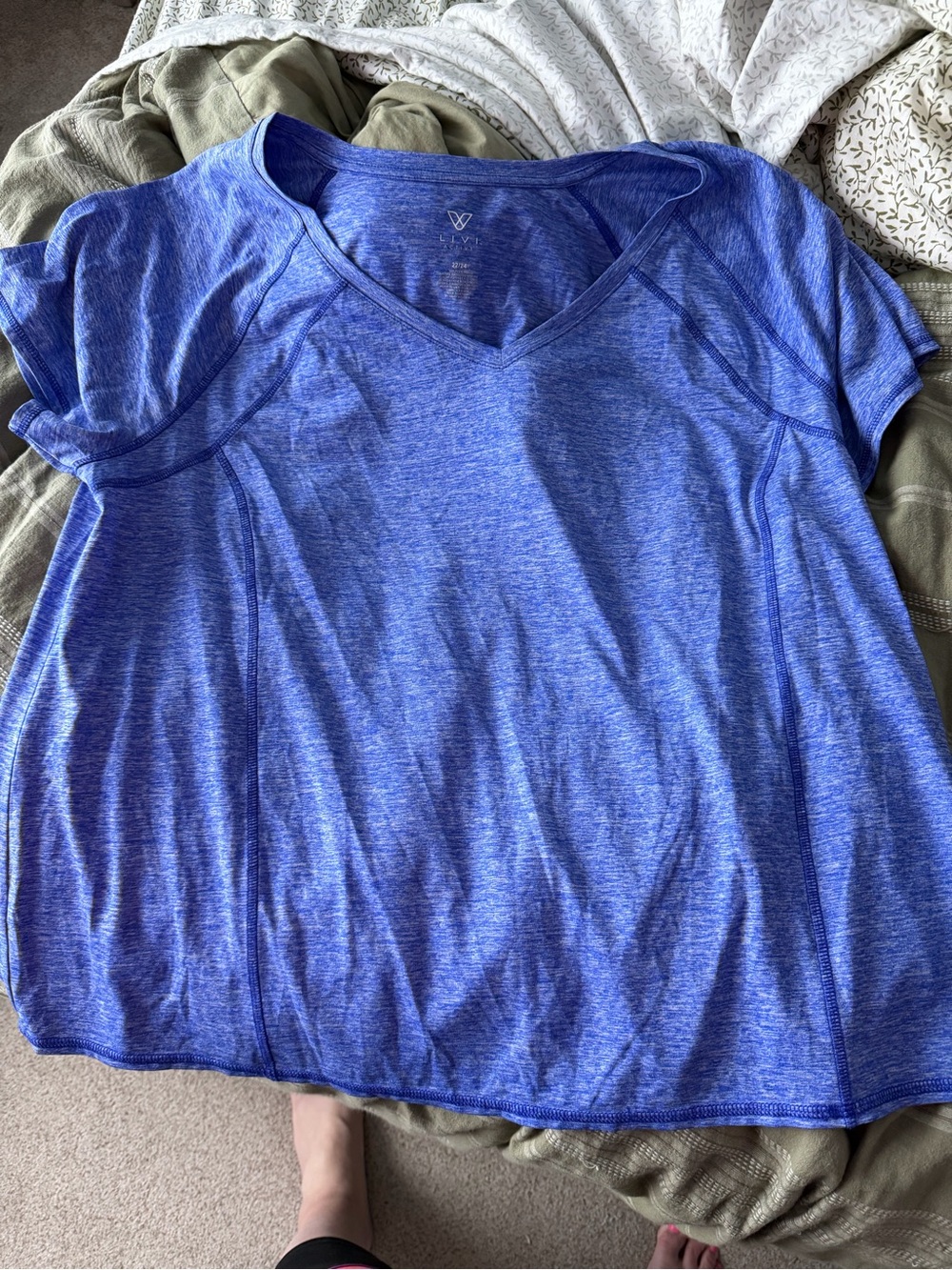 Livi Active Top 22/24 Like New